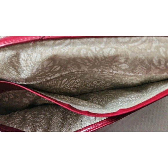 HOBO International Sadie Wine Red Leather Trifold Continental Wallet Magnetic - Picture 4 of 11